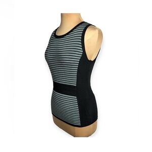 Striped sculpting tank, slimming design